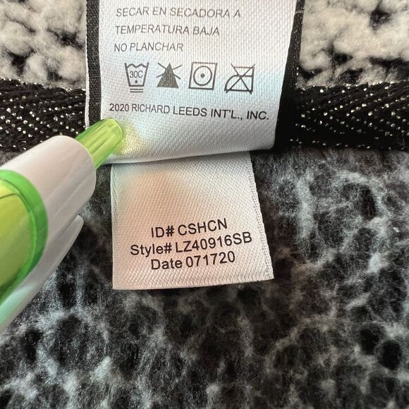 Disney The Nightmare Before Christmas Jack Skellington Santa Sherpa Top Medium - Picture 14 of 14